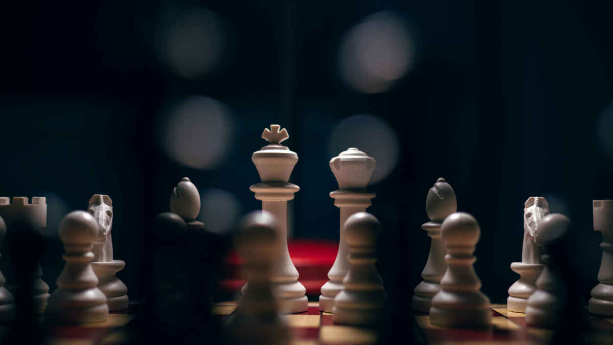 Russell 2000, S&P 500 & FTSE 100 Bergerak Tak Menentu Saat Ketegangan Global Meningkat — Sektor Energi & Pertahanan Jadi Fokus Investor